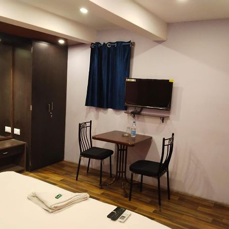 Hotel Ucs 콜카타 외부 사진