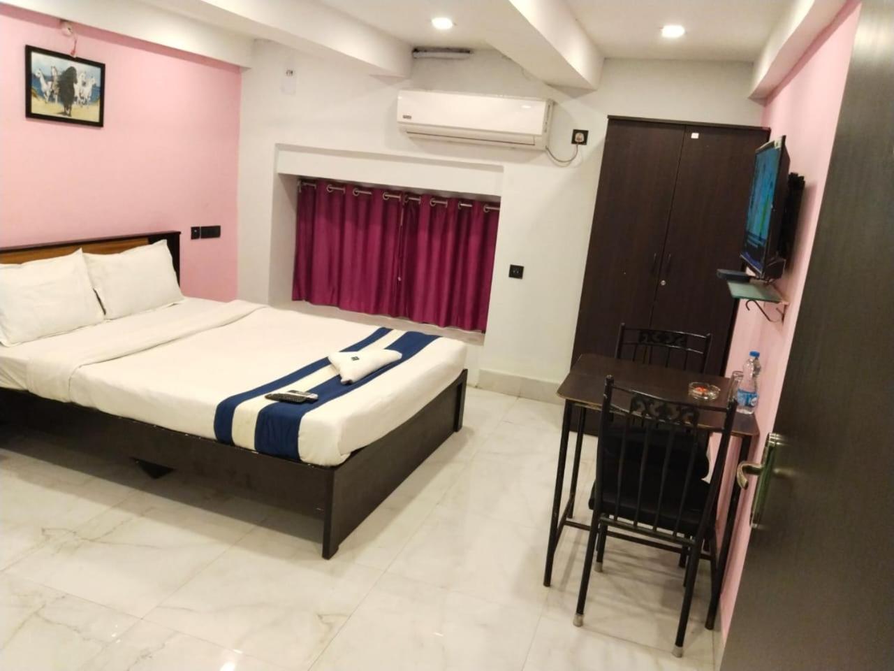 Hotel Ucs 콜카타 외부 사진