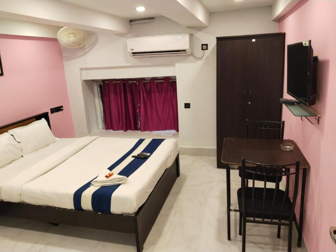 Hotel Ucs 콜카타 외부 사진